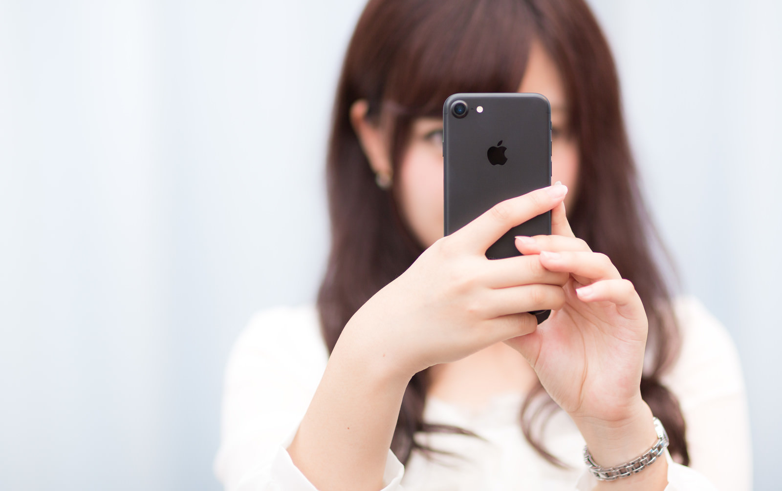 スマホで在庫管理する様子